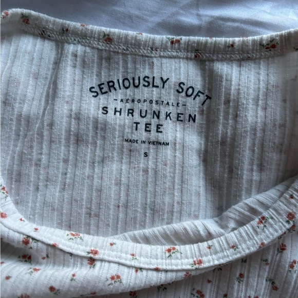 Aeropostale White Floral Ribbed Tee - Picture 3 of 6